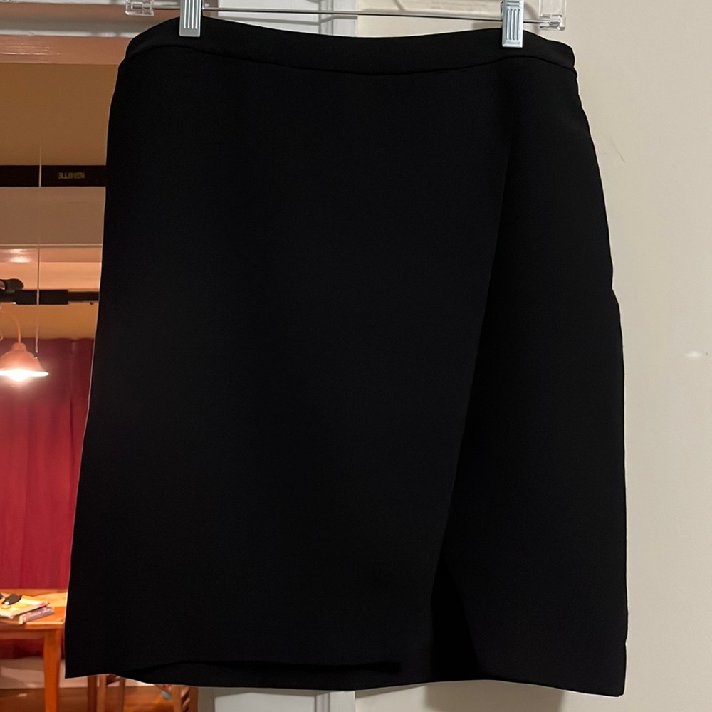 Lauren Ralph Lauren, black faux wrap skirt, size 6